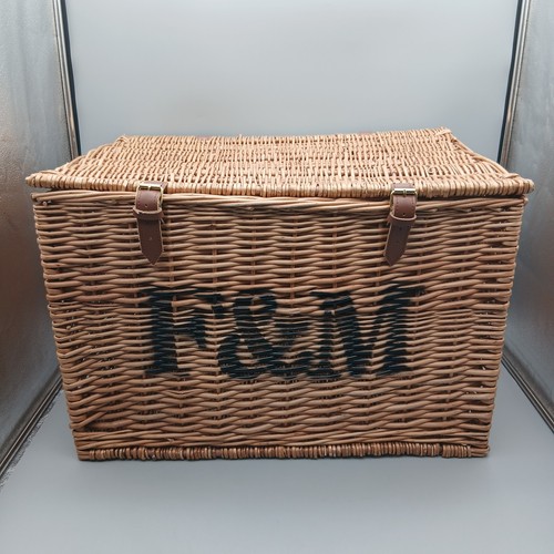 Fortnum mason m - f&m, large
