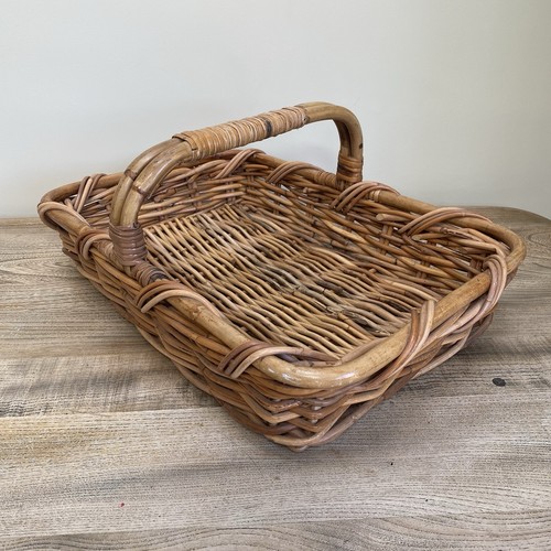 Large vintage wicker - large,