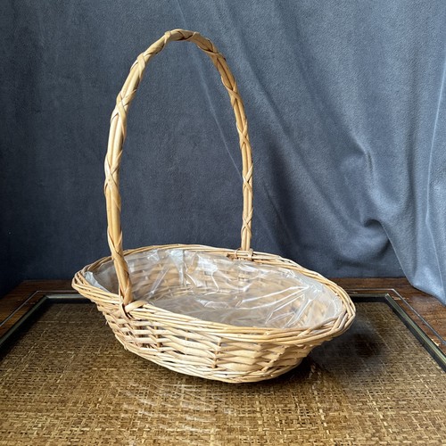Vintage hand woven wicker - hand,