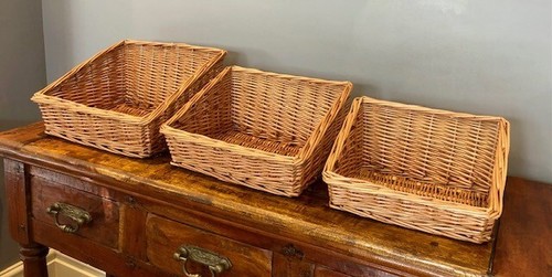 Hamper bread display - hamper, sloped