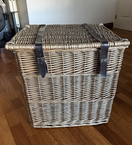 Large wicker picnic basket - wicker,