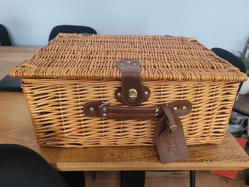 Prestige hampers wicker basket - hampers,