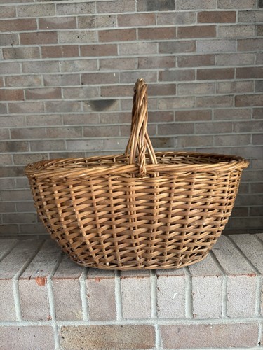 Large vintage wicker - vintage,