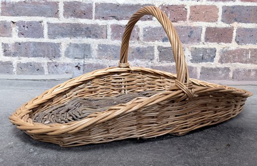 Vintage large wicker gathering - vintage,