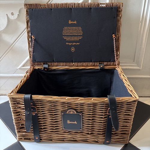 Harrods luxury wicker hamper - wicker,